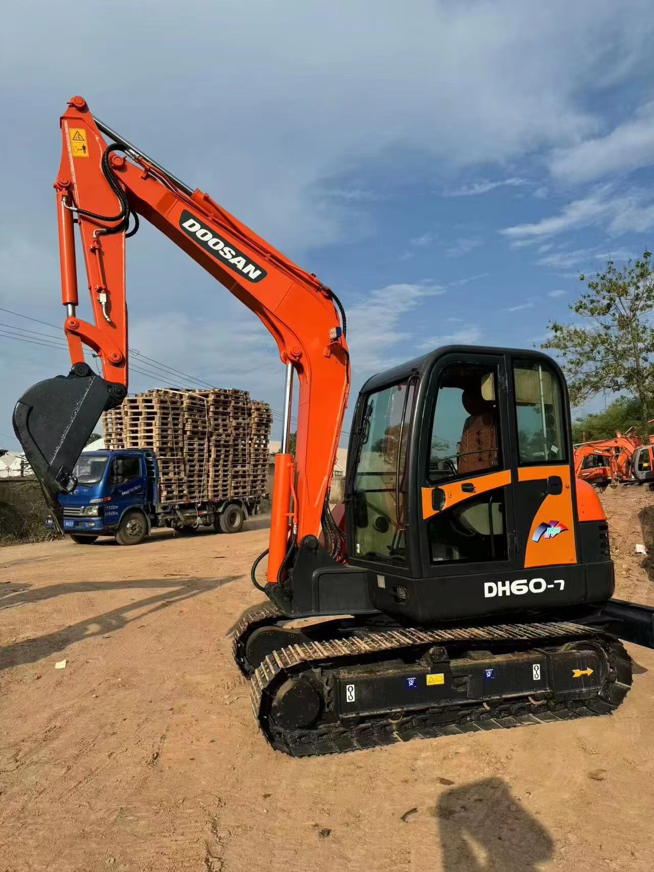 Doosan DH60 used Excavator