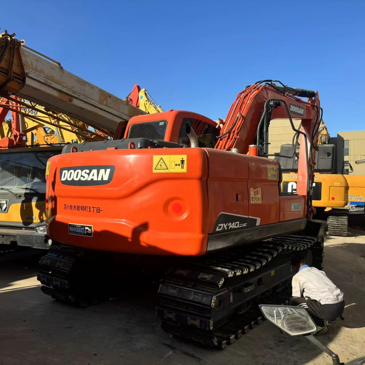 Doosan  DX140LC-9C Used excavator