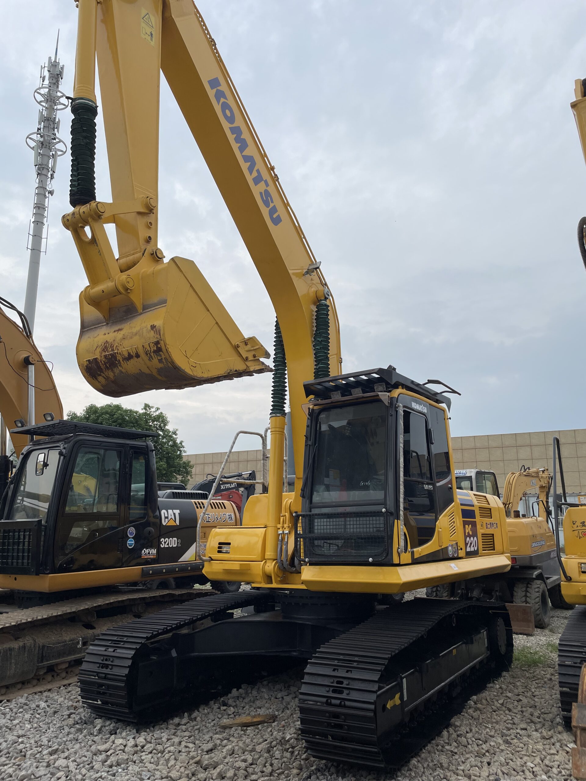 Komatsu PC220 Used Excavator